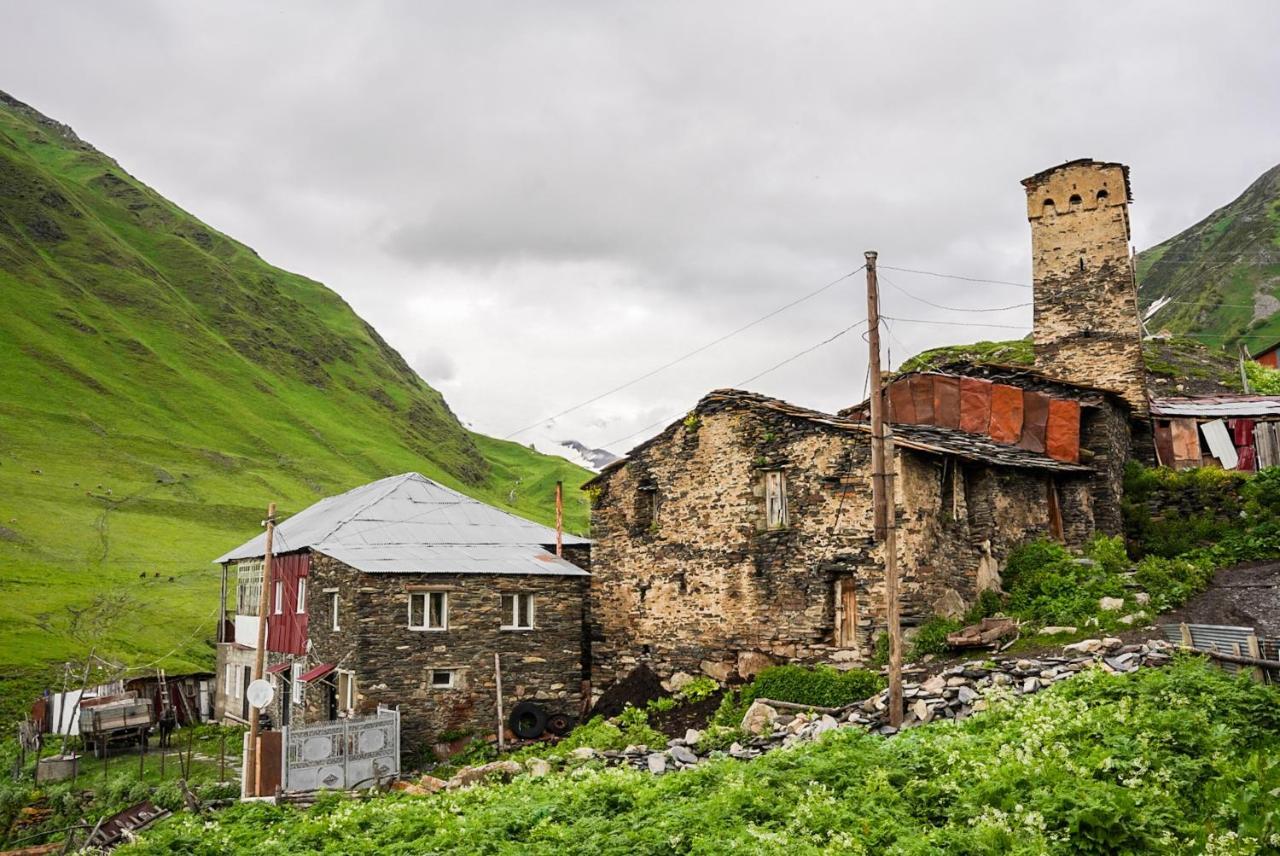 Bori'S Guesthouse Ushguli Luaran gambar