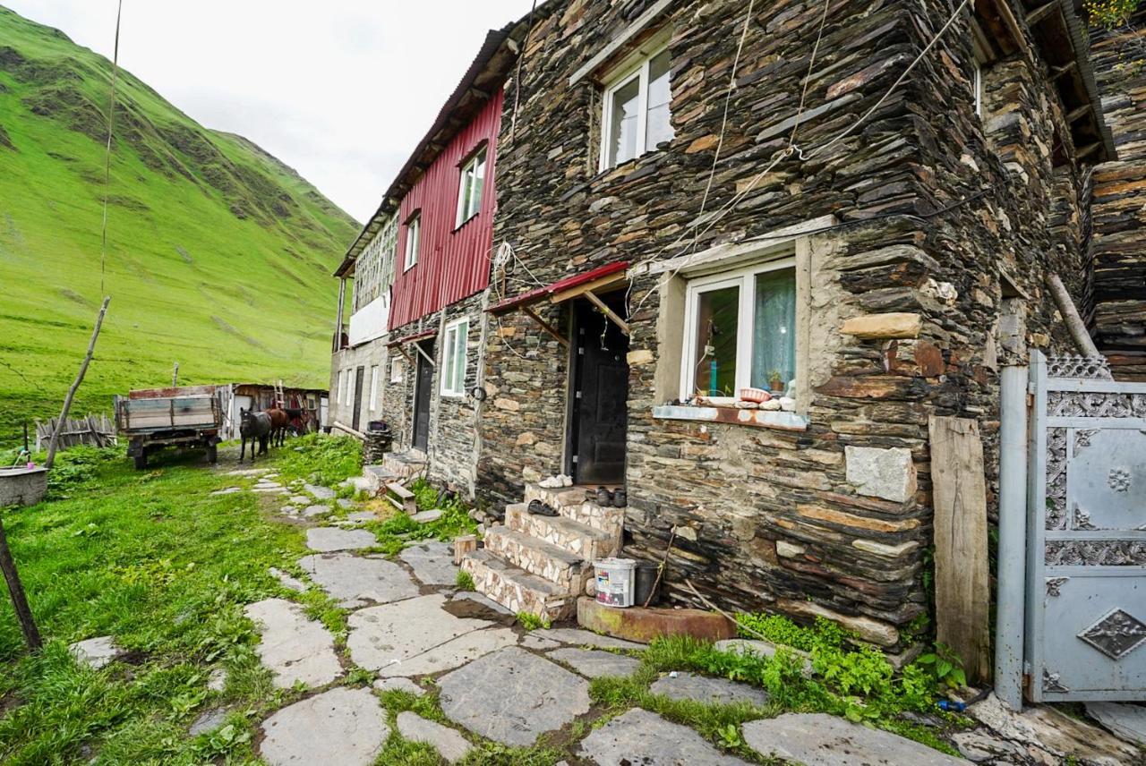 Bori'S Guesthouse Ushguli Luaran gambar