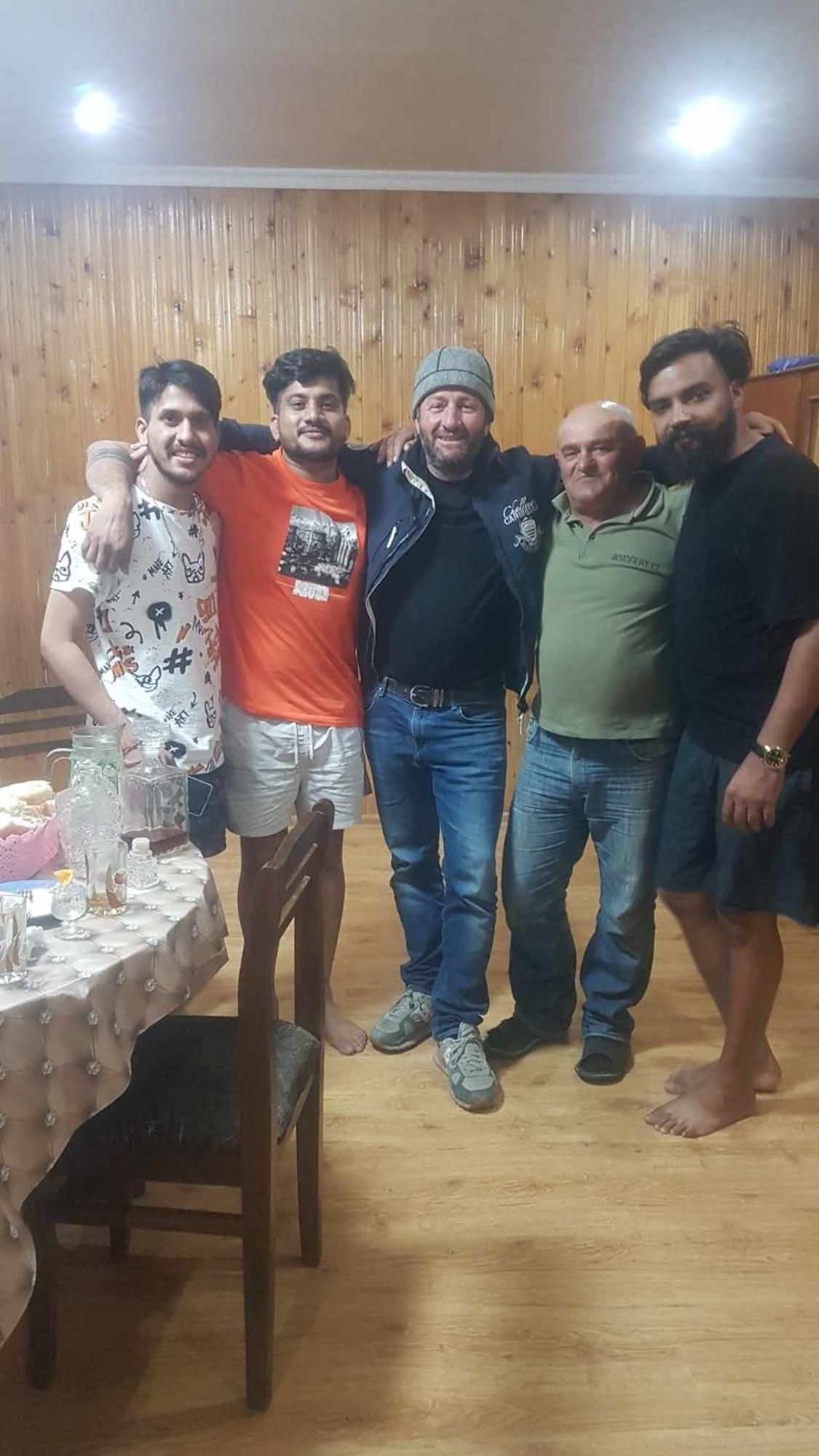 Bori'S Guesthouse Ushguli Luaran gambar